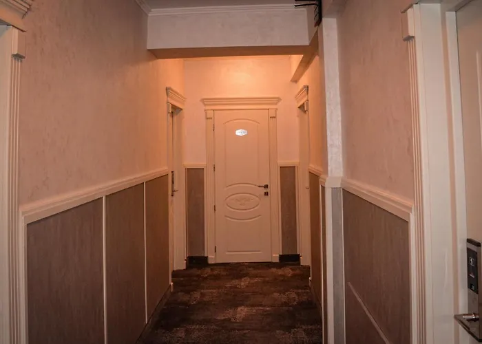 Golden Rose Hotel 3*