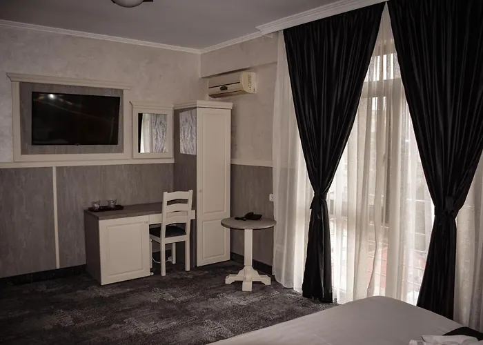 Hotel Golden Rose 3*