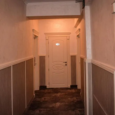 Golden Rose Hotel 3*