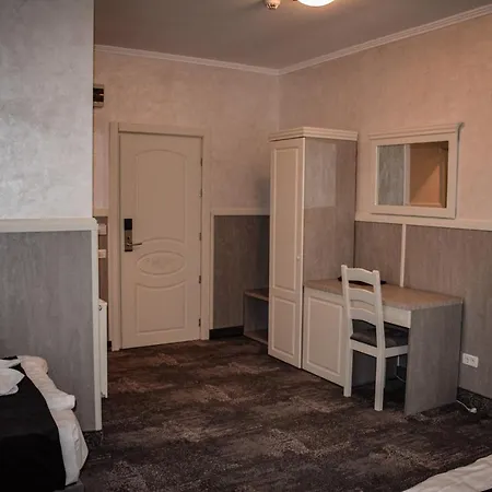 Отель Golden Rose