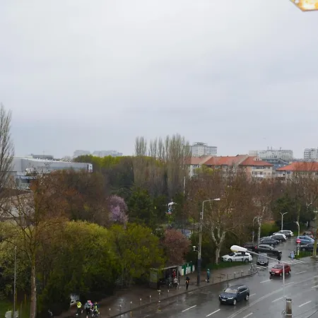 Отель Golden Rose 3*