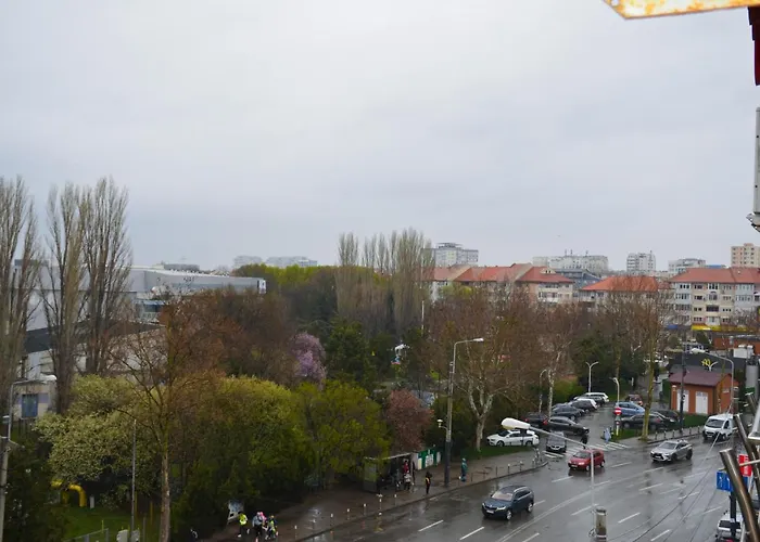 Отель Golden Rose 3*